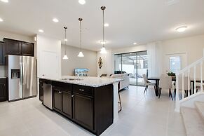 5 bed Town Home With Pool