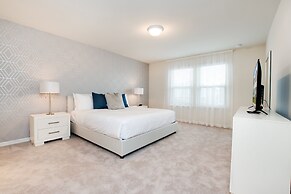 5 bed Town Home With Pool