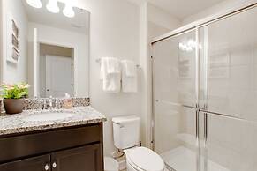 5 bed Town Home With Pool