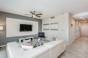 Beautiful 2 Bdrm 2 BA Condo