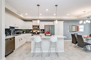 Beautiful 2 Bdrm 2 BA Condo