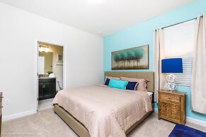 6 Bedroom, 6 Bath Pool Home