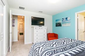 6 Bedroom, 6 Bath Pool Home