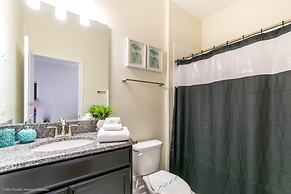 6 Bedroom, 6 Bath Pool Home