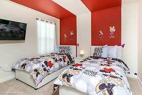 6 Bedroom, 6 Bath Pool Home