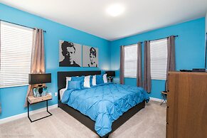 6 Bedroom, 6 Bath Pool Home