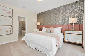 5 Bed 5 Ba Solterra Villa with Pool & Spa