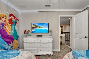 Champions Gate 9 Bedroom Villa with Pool & Spa