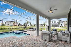 Champions Gate 9 Bedroom Villa with Pool & Spa