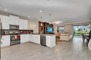 Champions Gate 9 Bedroom Villa with Pool & Spa