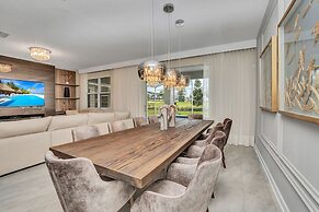 Champions Gate 9 Bedroom Villa with Pool & Spa