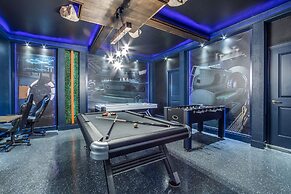 Champions Gate 9 Bedroom Villa with Pool & Spa