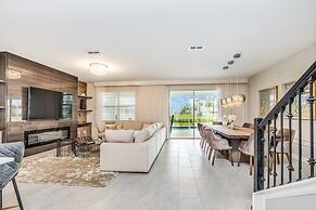 Champions Gate 9 Bedroom Villa with Pool & Spa