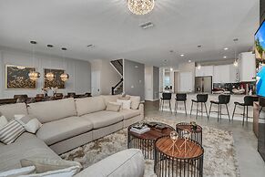 Champions Gate 9 Bedroom Villa with Pool & Spa