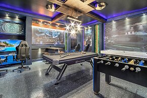 Champions Gate 9 Bedroom Villa with Pool & Spa