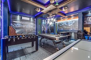 Champions Gate 9 Bedroom Villa with Pool & Spa