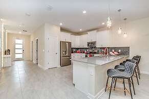 Champions Gate 9 Bedroom Villa with Pool & Spa