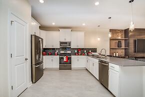 Champions Gate 9 Bedroom Villa with Pool & Spa