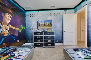 9 Bed 5 Ba Villa with Games, Pool & Spa