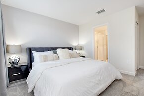 9 Bed 5 Ba Villa with Games, Pool & Spa