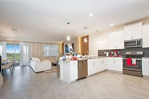 9 Bed 5 Ba Villa with Games, Pool & Spa