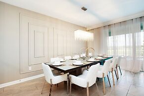 9 Bed 5 Ba Villa with Games, Pool & Spa