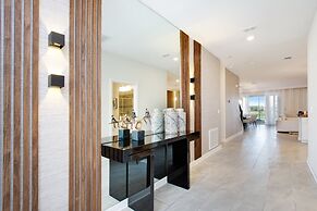 9 Bed 5 Ba Villa with Games, Pool & Spa