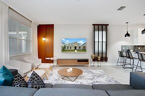 9BR Villa with Game Room & Theater