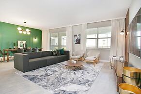 9BR Villa with Game Room & Theater