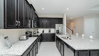 6 Bed 5 Ba Villa with Game Room, Pool & Spa