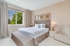 Modern Magic Village Resort Townhouse 3131bra