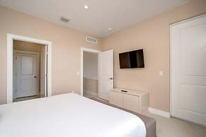 Modern Magic Village Resort Townhouse 3131bra