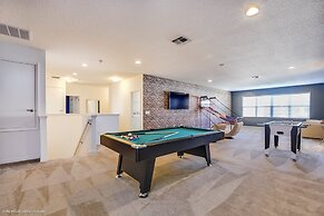 14 Bdrm 11 BA Sleeps 30