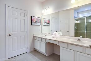 14 Bdrm 11 BA Sleeps 30