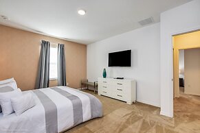 14 Bdrm 11 BA Sleeps 30