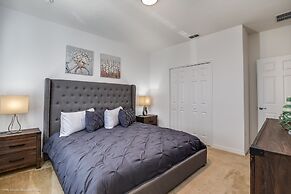 14 Bdrm 11 BA Sleeps 30