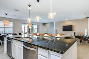 14 Bdrm 11 BA Sleeps 30