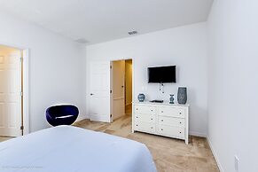 14 Bdrm 11 BA Sleeps 30