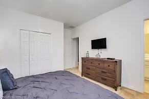 14 Bdrm 11 BA Sleeps 30