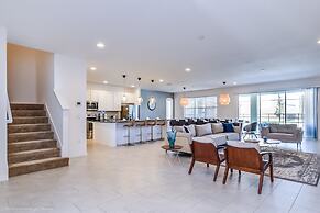 14 Bdrm 11 BA Sleeps 30