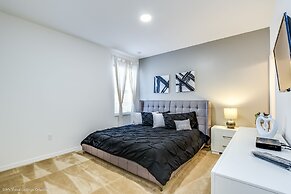 14 Bdrm 11 BA Sleeps 30