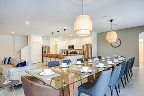 14 Bdrm 11 BA Sleeps 30