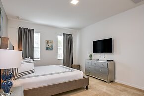 14 Bdrm 11 BA Sleeps 30