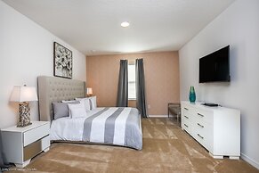 14 Bdrm 11 BA Sleeps 30