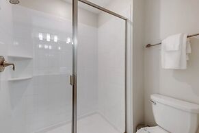 6 Bdrmgolf Coursegated Resort