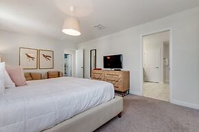 6 Bdrmgolf Coursegated Resort