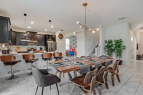 6 Bdrmgolf Coursegated Resort