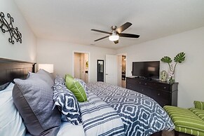 Elegant, Beautiful 5 Bed 5,5 Bath House w Pool 1879