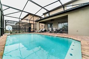 Elegant, Beautiful 5 Bed 5,5 Bath House w Pool 1879