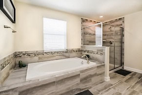 6 Bedroom 5 Bathroom Vacation Home